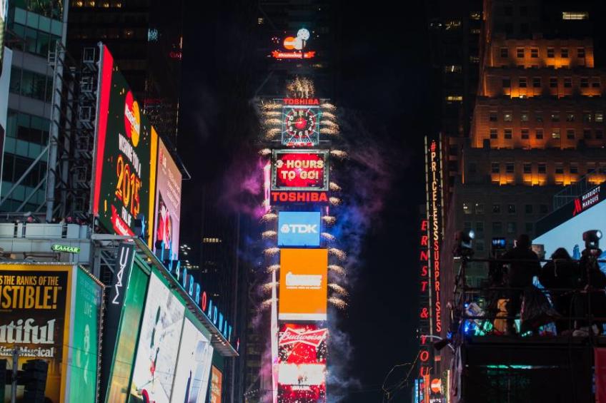 Ball Drop - Times Square - New Years Eve