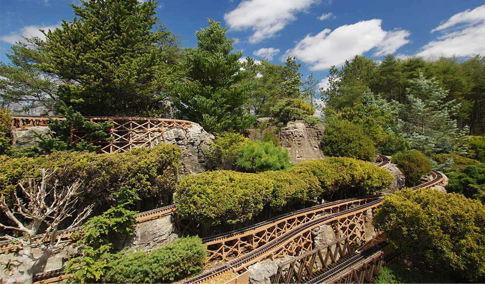 Gabis Arboretum Valparaiso - Railway Garden