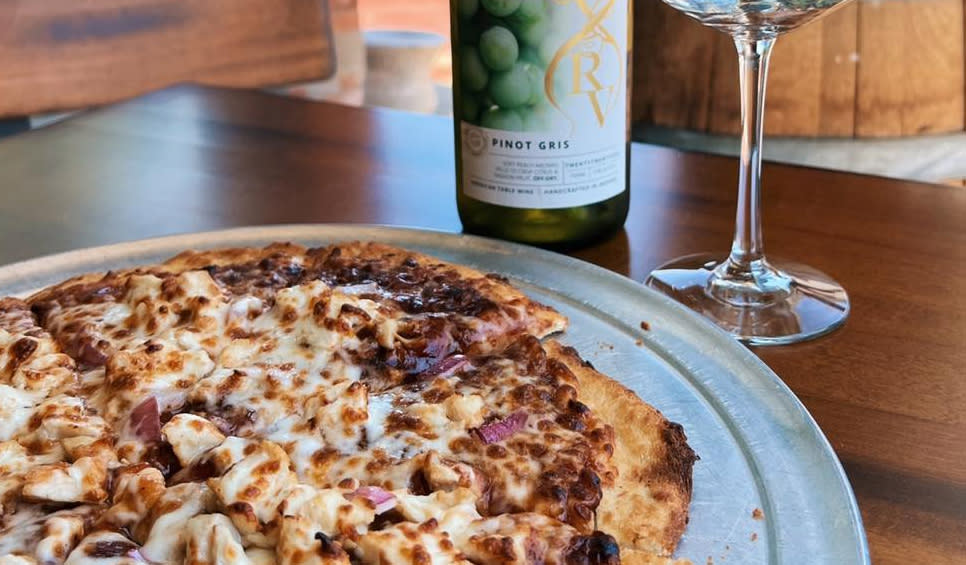 Running Vines pizza and wine
