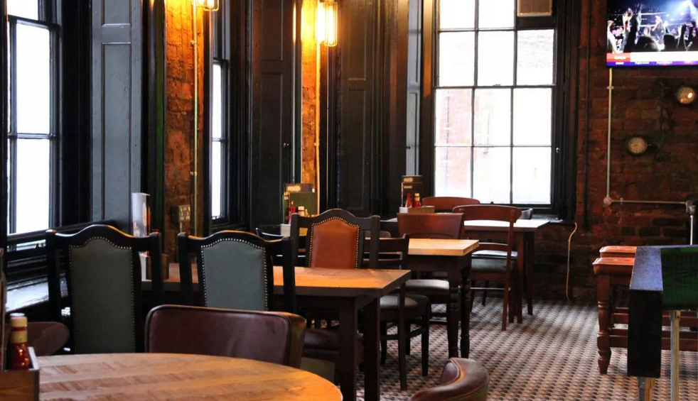 Flannagans Apple pub seating area