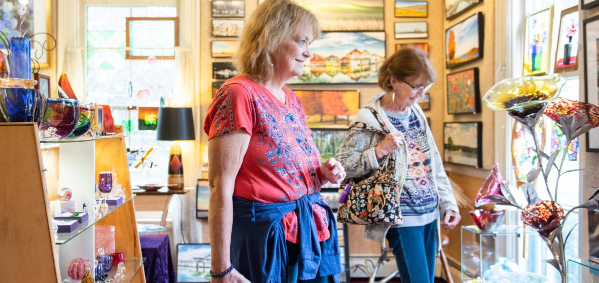 Ladies shopping at Artizanns in downtown Naples