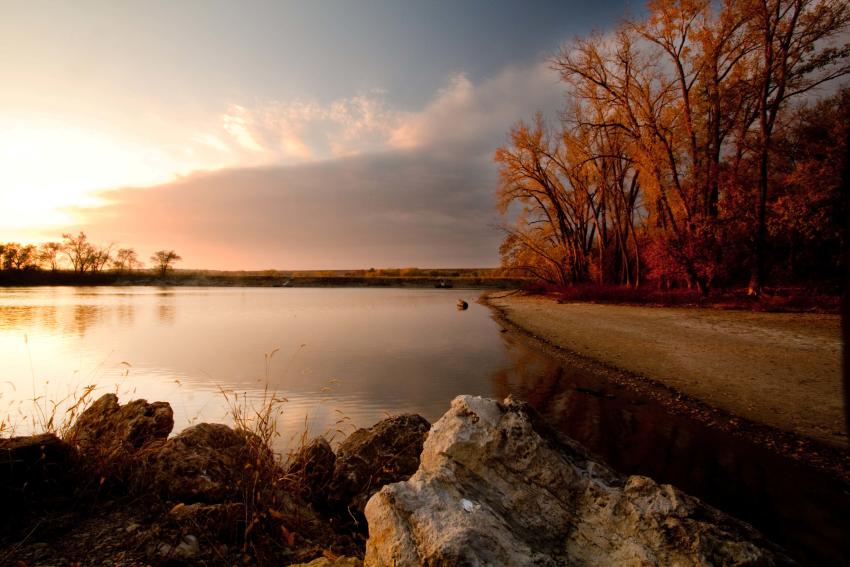 Tuttle Creek Lake Fall