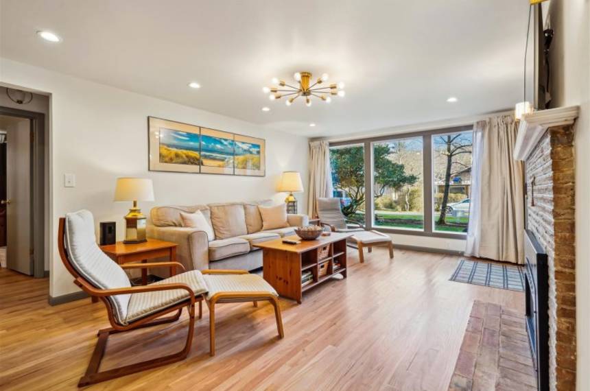 Chapman Point Living Room
