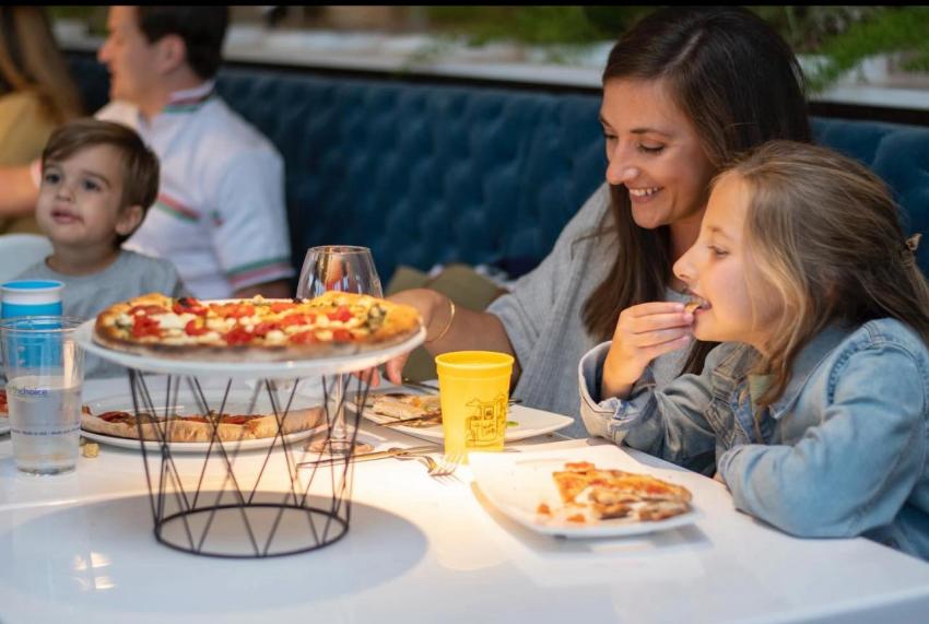 1889 Pizza Family