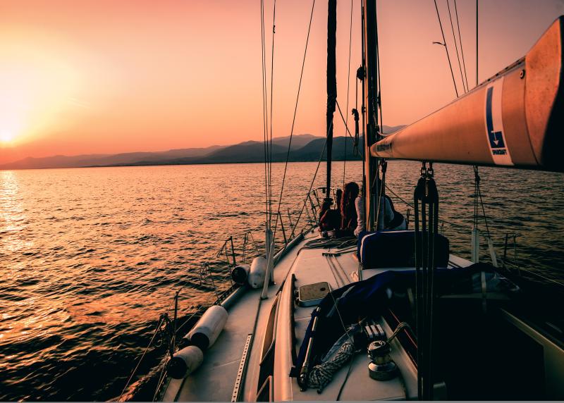 Sailing-boat-on-the-san-francisco-bay