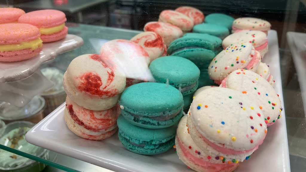 Macarons from Sweet Minis Cakes & Bakes
