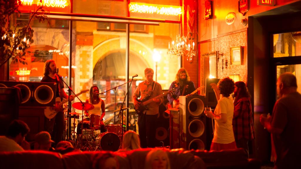 Our Top 8 Nightlife Hot Spots for Live Music in Syracuse, NY