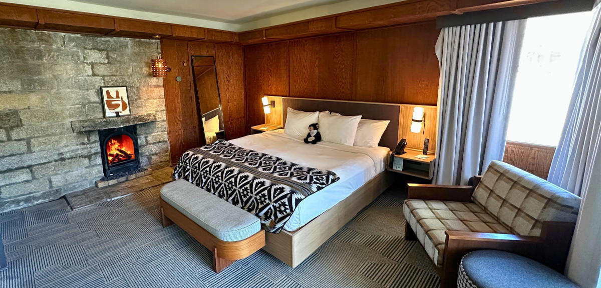 Skyline Lodge Room with Fireplace