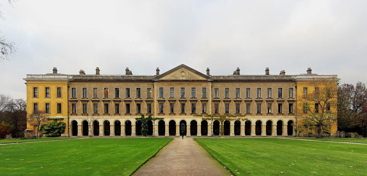View of the Main Façade of The New Building, Magdalen College, Oxford Velvet, CC BY-SA 3.0.