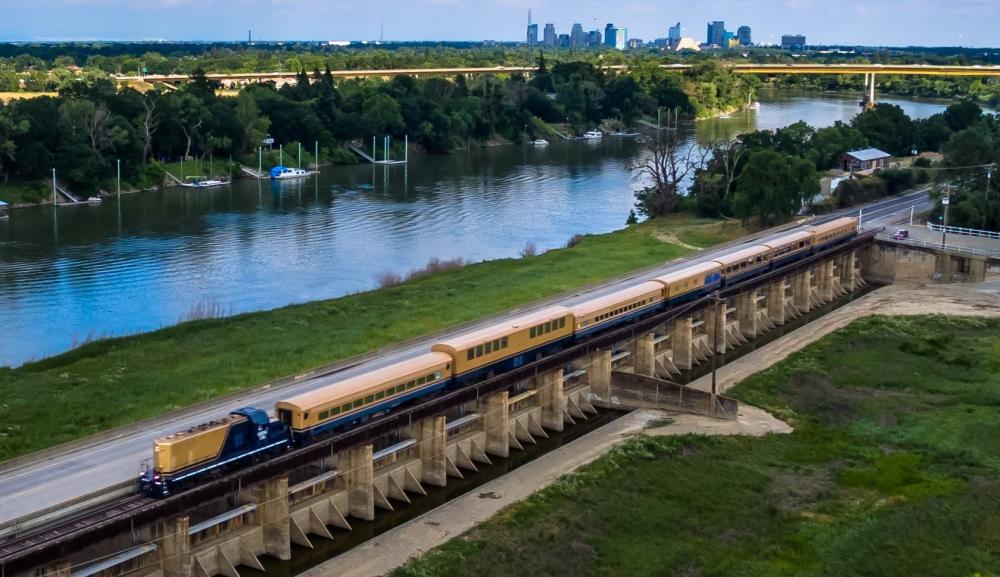 River Fox Train