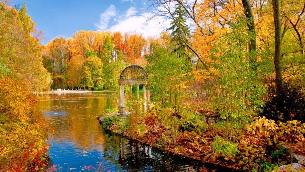 Longwood-Fall-love-temple-e1569869171988-1024x577