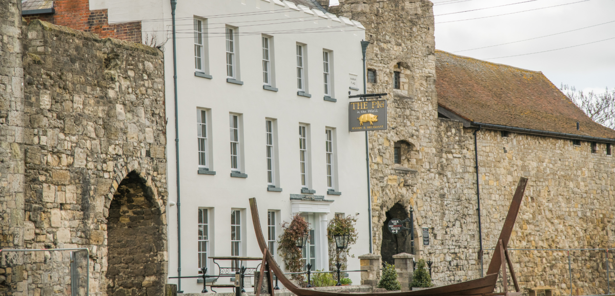 The PIG In The Wall Hotel