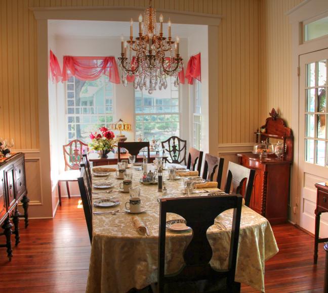 Southport Bed & Breakfast dining room