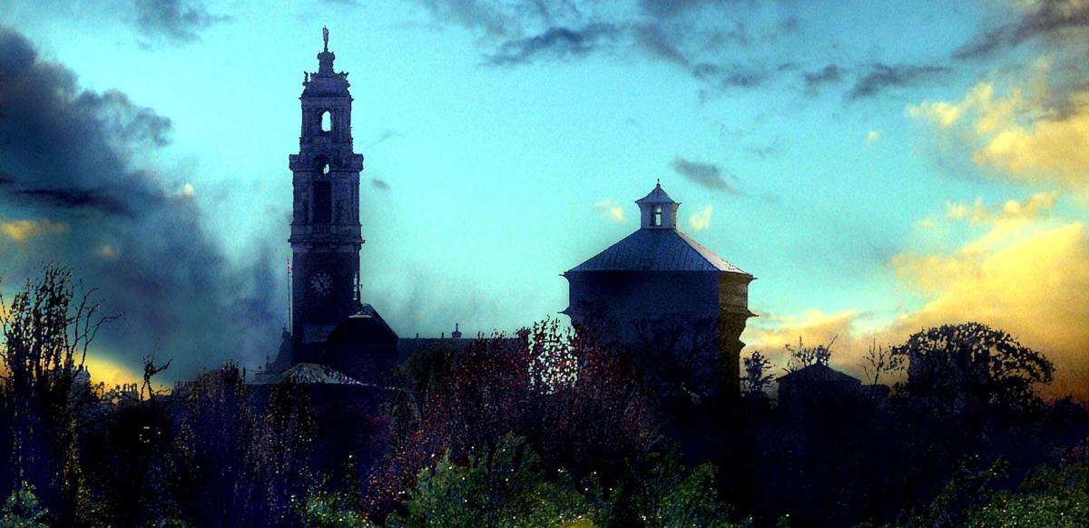 COL - Gallery Image - Town Hall & Jumbo
