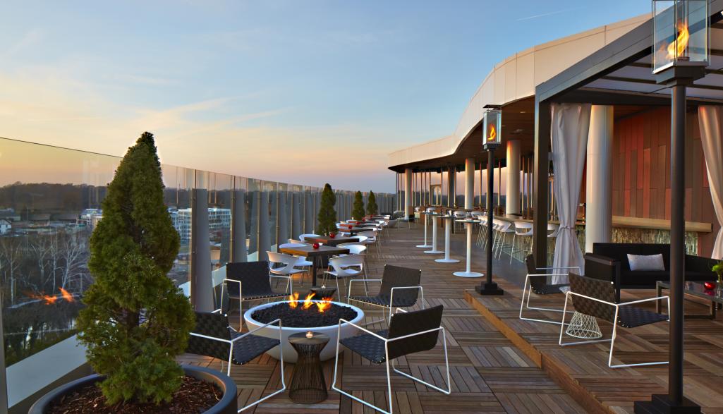 VASO Rooftop Lounge Outdoor Patio