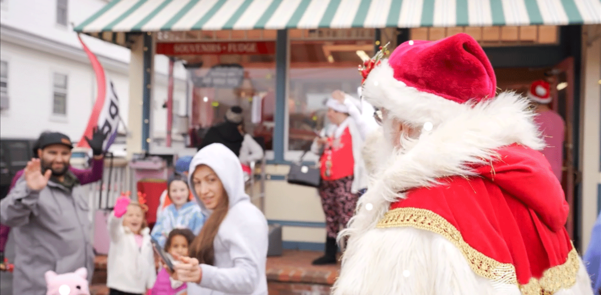 Hyannis Stroll