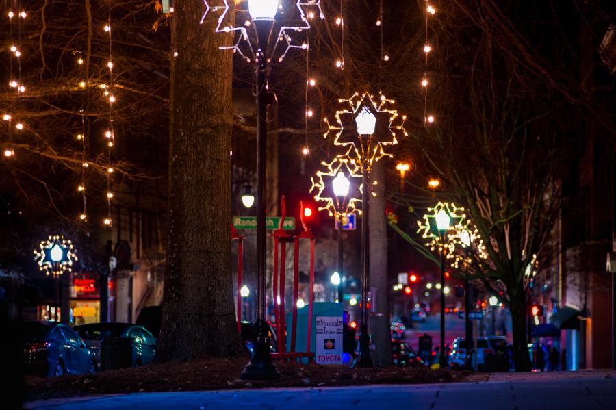 Best Places for Holiday Photos in Huntsville and Madison