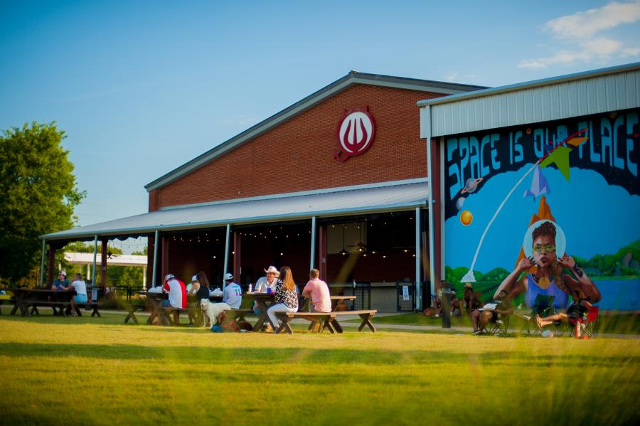 Straight to Ale Outdoor Eating Huntsville Restaurant Week