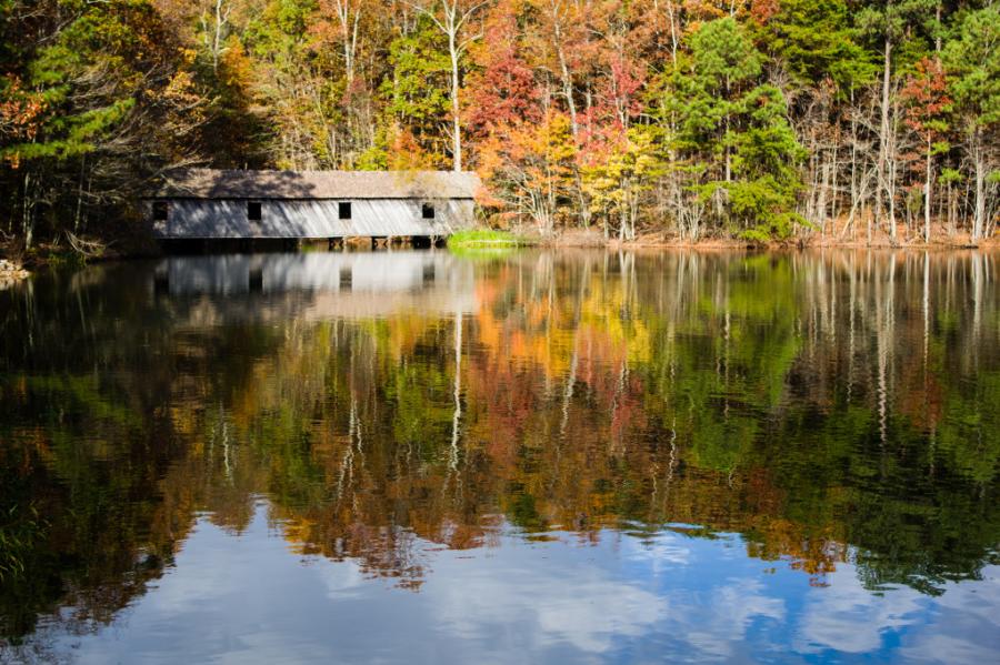 covered-bridge-fall-leaves-Green-Mountain-Madison-County-Nature-Trail-pond-1024x681