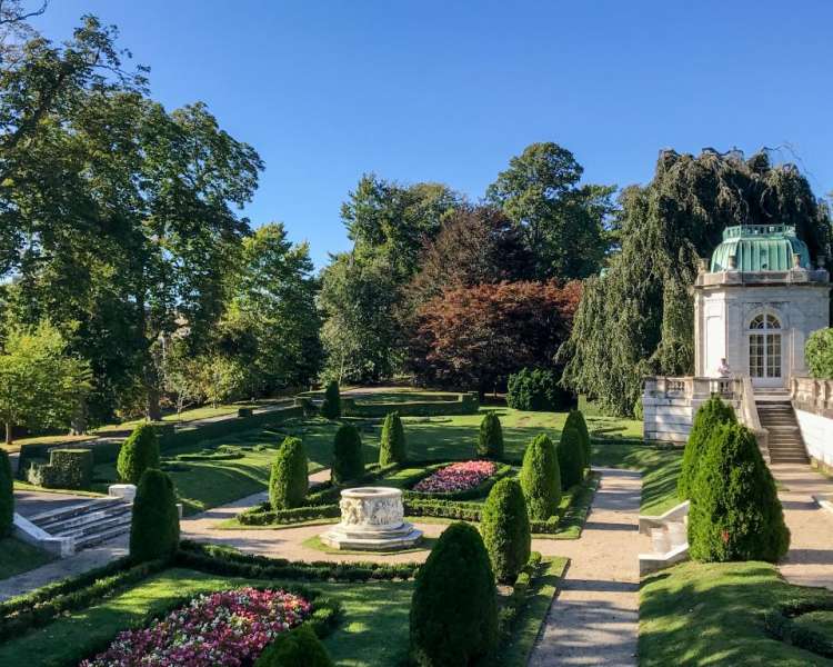 Elms Mansion Garden Small