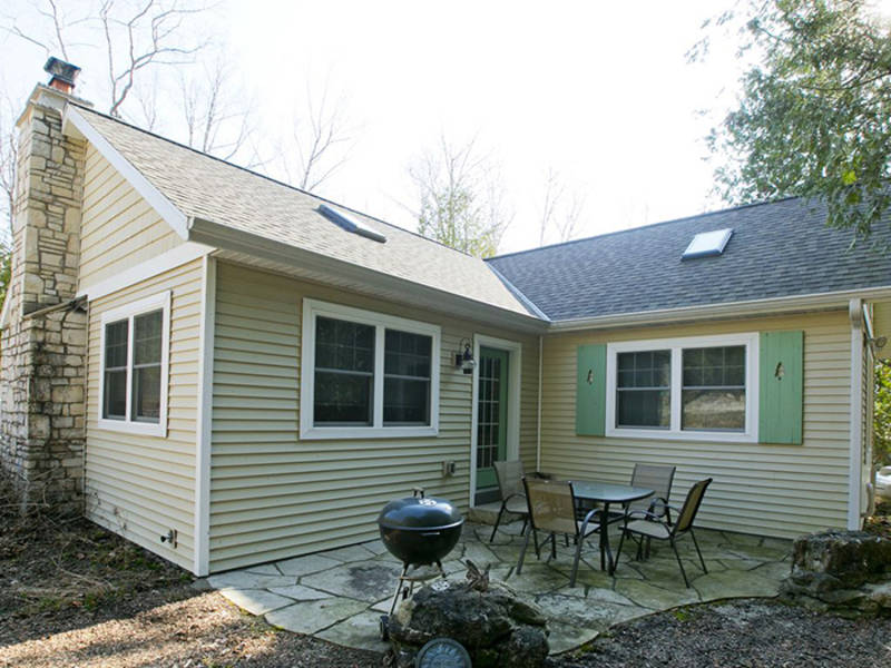 Find Lodging in Door County Baileys on the Rocks Cottages – Arbor Cottage