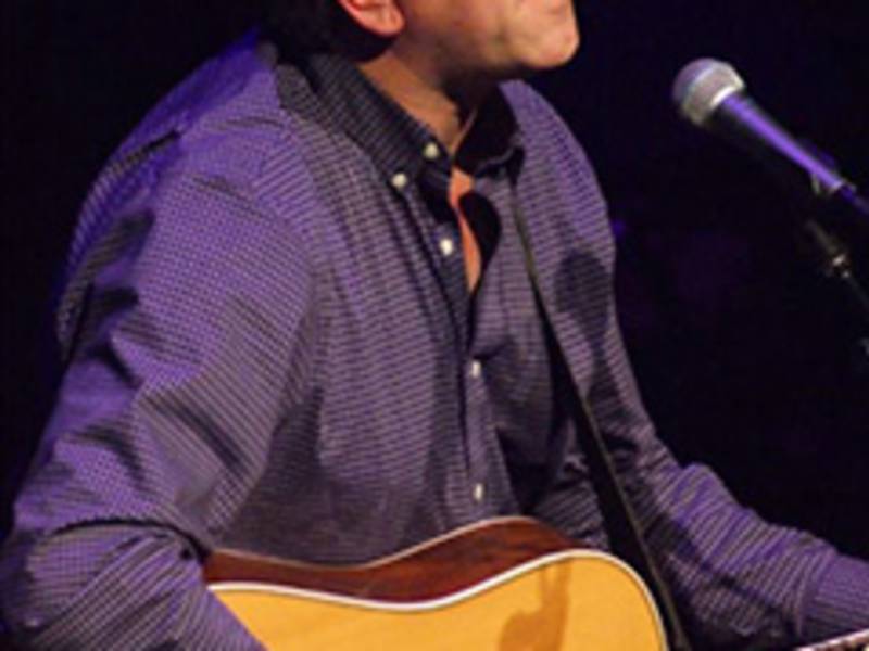 Ben Larsen Sings At Weddings