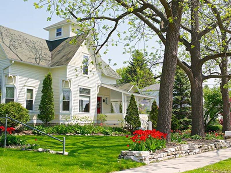 Find Lodging in Door County Black Walnut Guest House