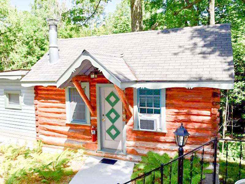 Log Cabins Cara’s Cabin