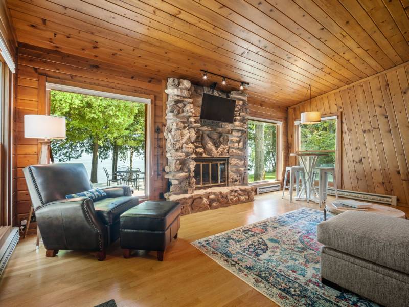 Find Lodging in Door County Rocky Shores Retreat