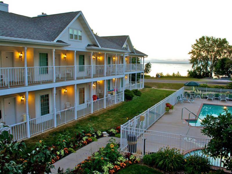 Bay Breeze Resort