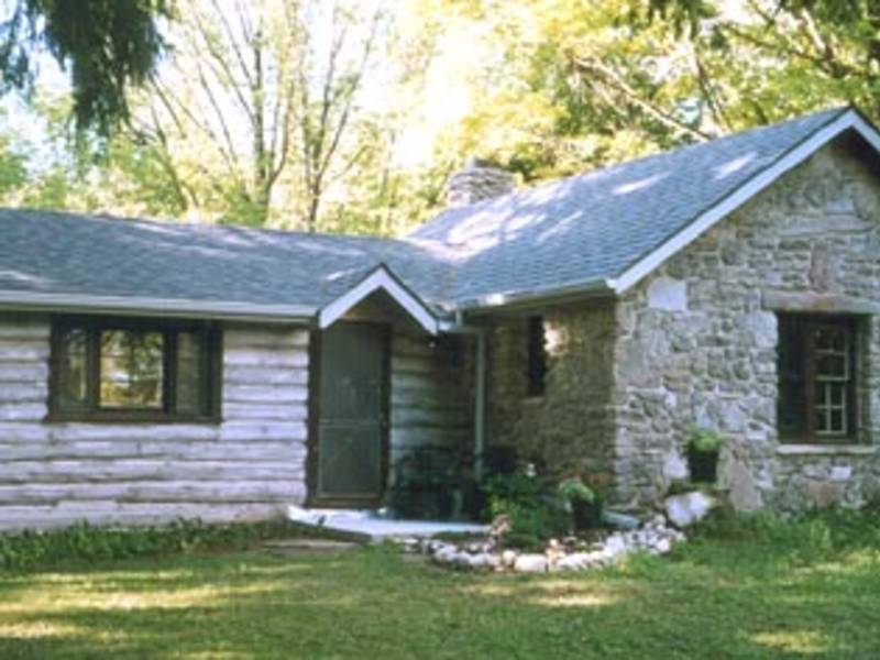 Find Lodging in Door County Cedar Hill Cottage