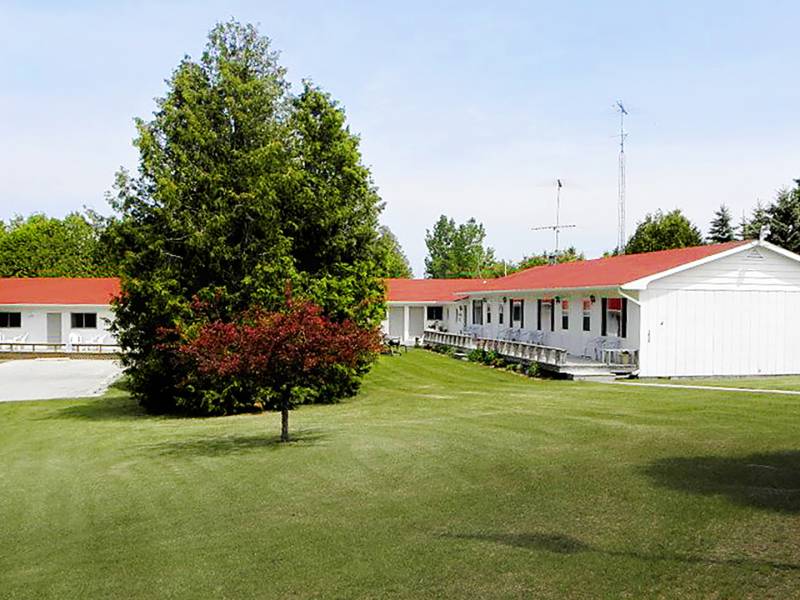 Hotels, Motels, & Inns Townliner Motel