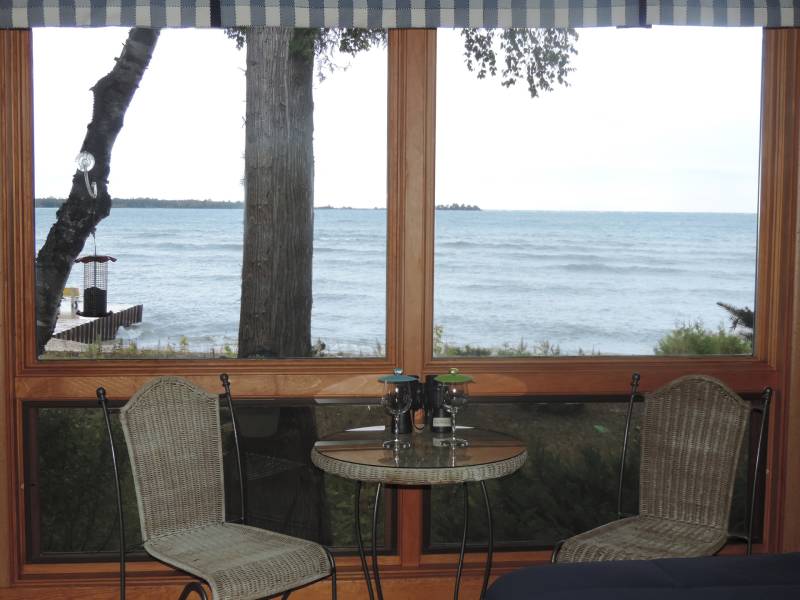 Hotels, Motels, & Inns Square Rigger Harbor Motel