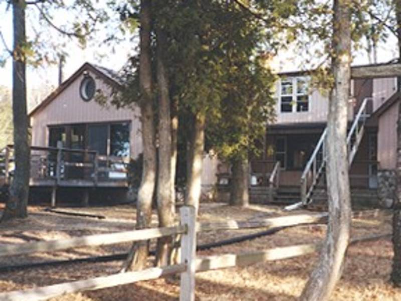 Business Directory Sand Bay Lodge & Cottages