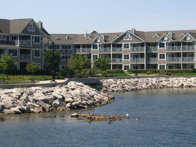 Bridgeport Waterfront Resort
