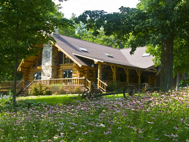 Find Lodging in Door County Honey Dew Lodge