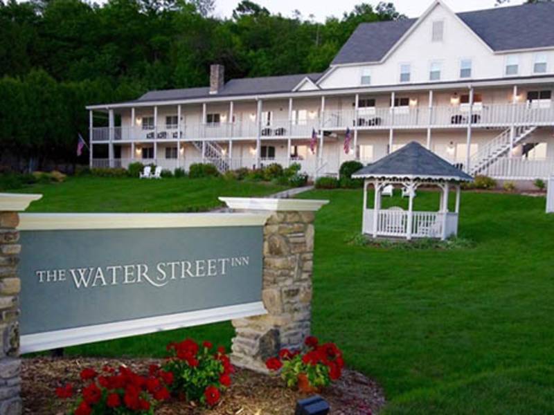 Hotels, Motels, & Inns Water Street Inn