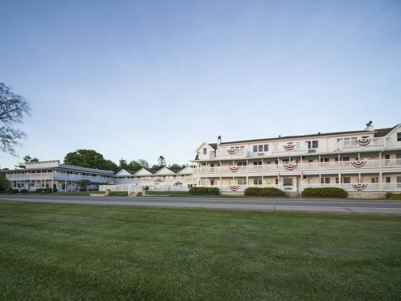 Hotels, Motels, & Inns Edgewater Resort & Condominium