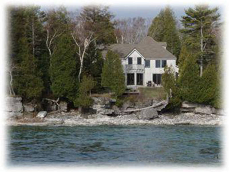 Find Lodging in Door County The Door At Cave Point