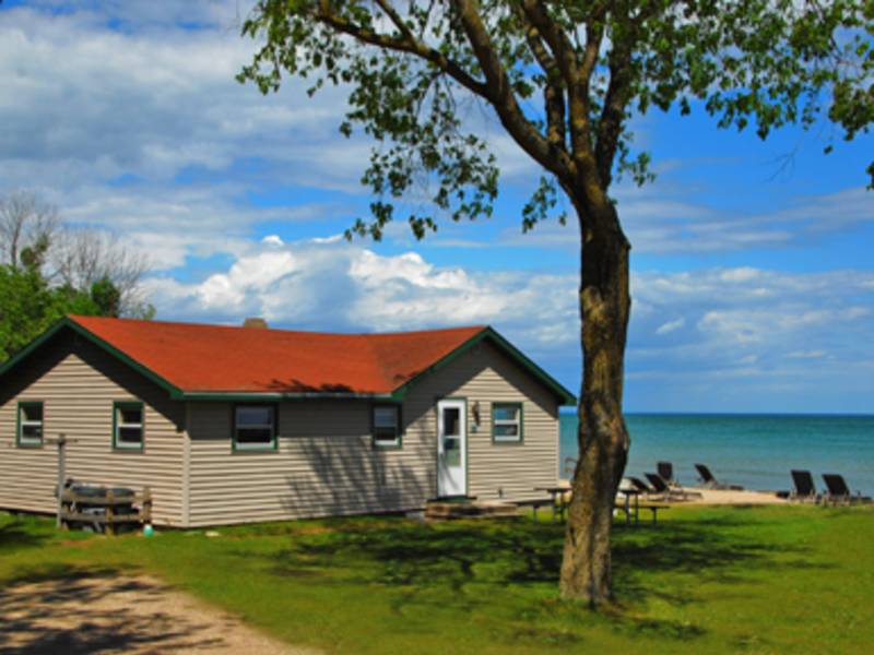 Find Lodging in Door County Square Rigger Lodge