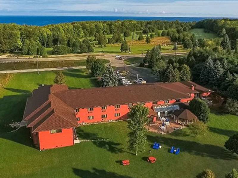 Hotels, Motels, & Inns Open Hearth Lodge