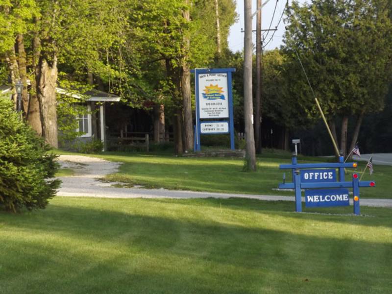 Baileys Sunset Motel & Cottages