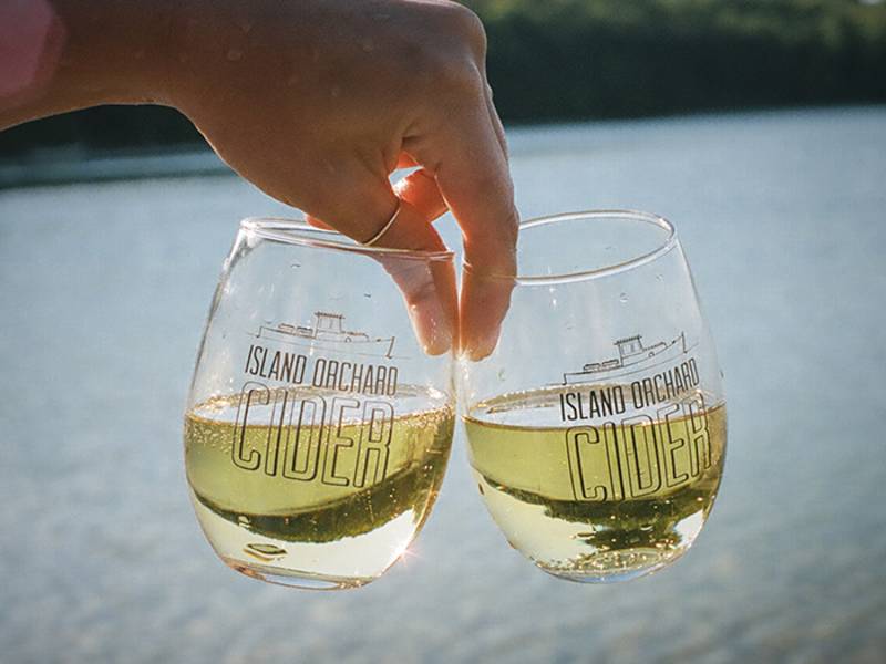 Cideries Island Orchard Cider
