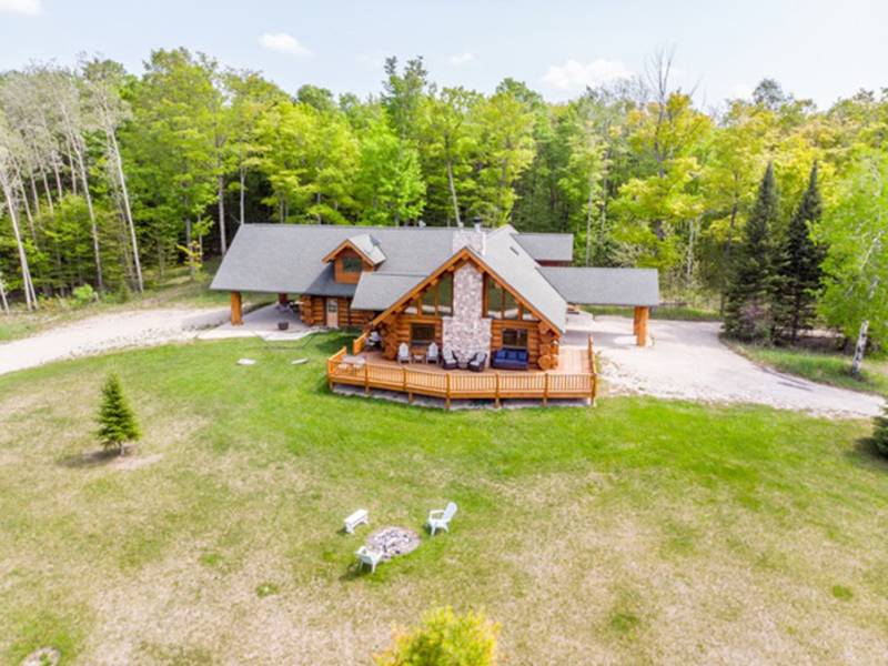 Log Cabins Log Retreat at Fish Creek