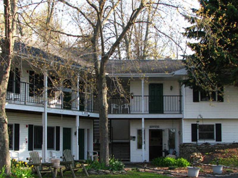 Business Directory Parkside Inn
