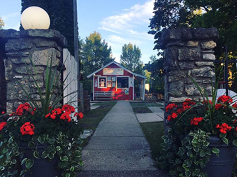Business Directory Red Putter Mini Golf