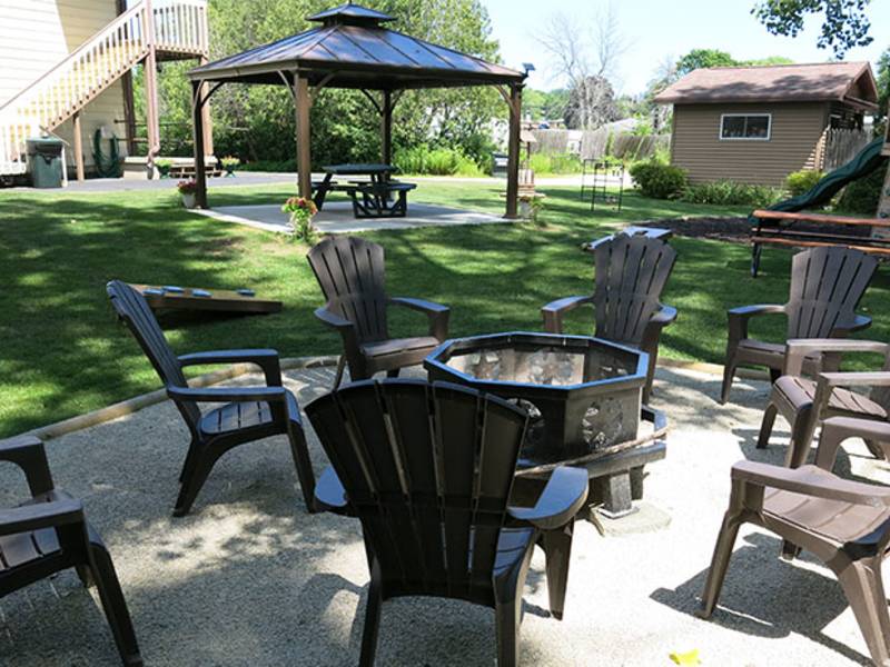 Hotels, Motels, & Inns Runaway Lodge @ Valmy