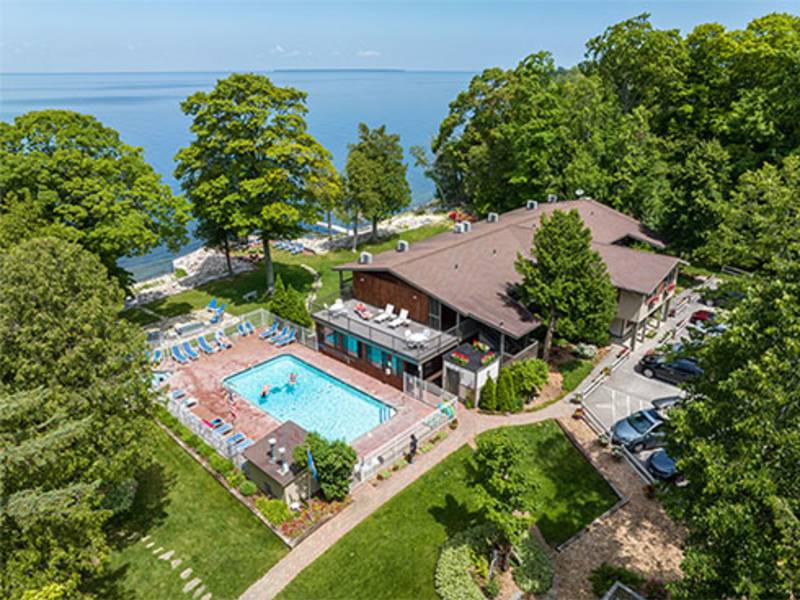 Hotels, Motels, & Inns Shallows Resort