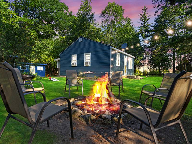 Find Lodging in Door County Sherwood Lighthouse Cabin