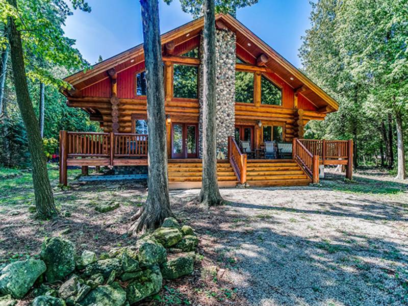 Log Cabins Sherwood Point Lodge